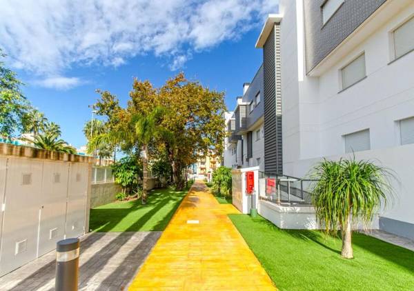 Apartamento Vikroria Playa III con una gran terraz