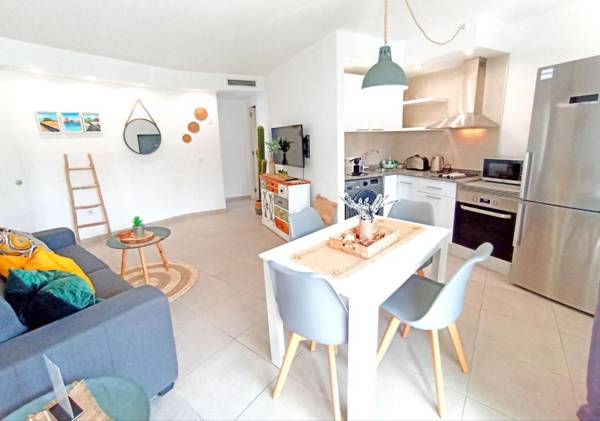 Candy Pop by Lovely Property