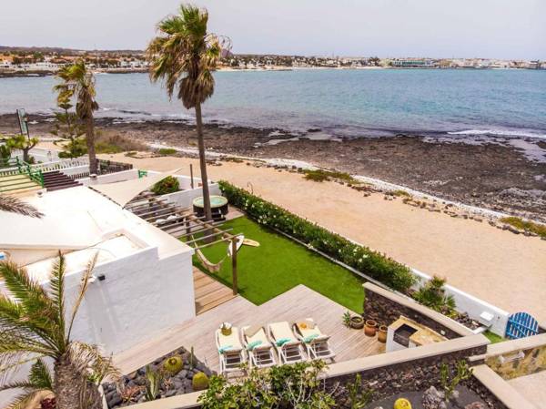 Villa Maluhia Beachfront