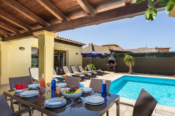 Villa Ducales by Villa Plus