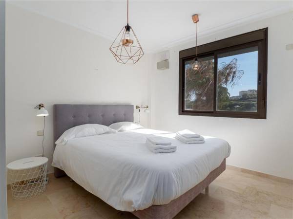 2297 Superb 2 bedrooms with seaview