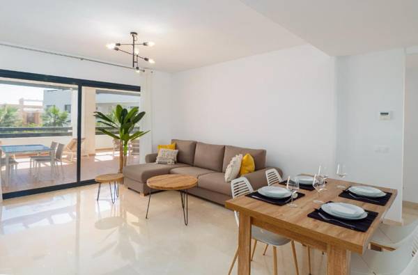 2306 - Brand new apt walking distance to beach!