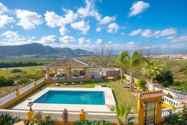 Cubo's Villa Fina