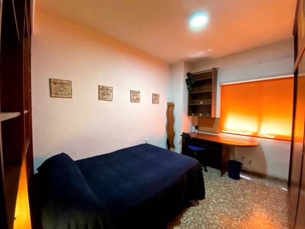 Workspace - 3 bedrooms appartement with balcony and wifi at Cartagena 4 km away from the beach