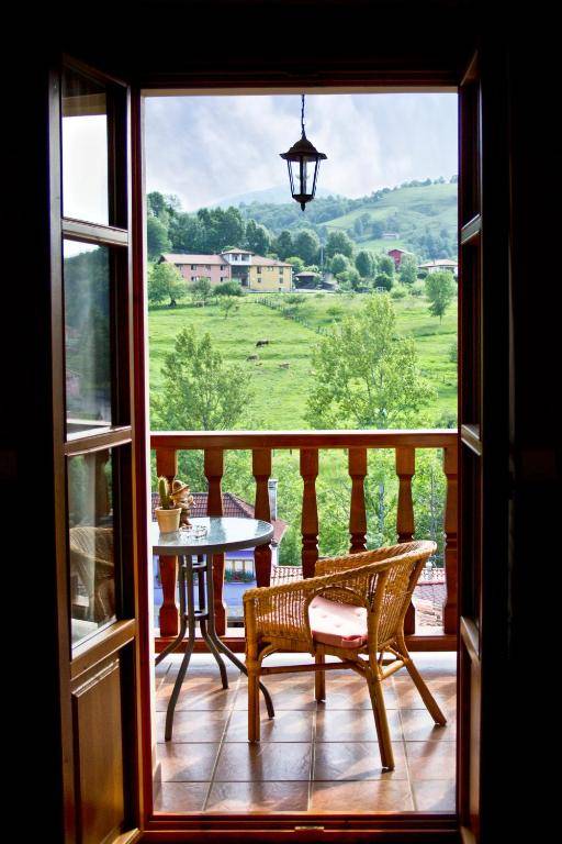 Apartamentos Rurales El Picoretu