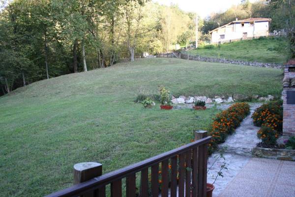 Apartamentos Rurales La Caviana