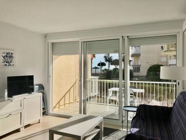 Apartamento en primera linea de playa 100A - INMO22