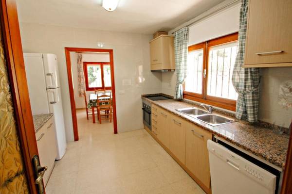 Laura-29A - pretty holiday property with garden and private pool in Calpe