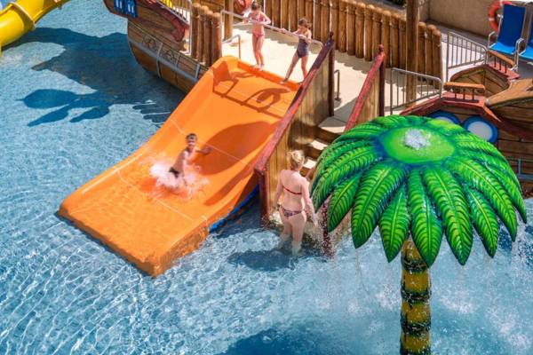 Hotel Oasis Park Splash