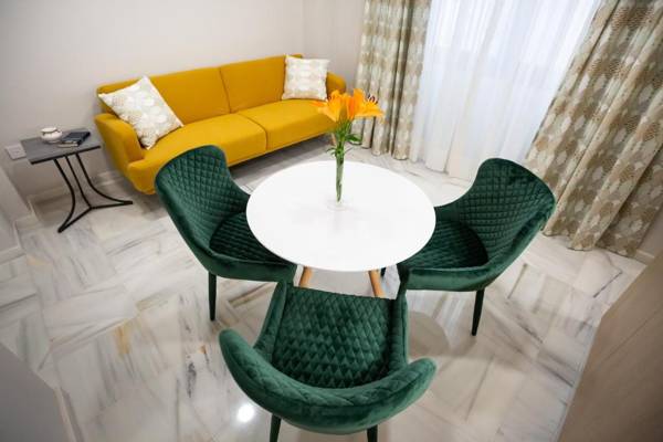 Plazuela del Carbón Suites