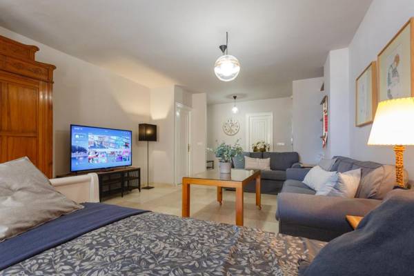 BLUE Atlantic Family Home by Cadiz4Rentals