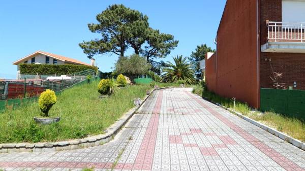 5 bedrooms house at Boiro 130 m away from the beach with sea view and enclosed garden