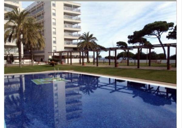 2 bedrooms appartement at Blanes 100 m away from the beach with sea view shared pool and terrace