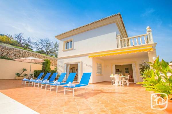 Abahana Villas La Marina