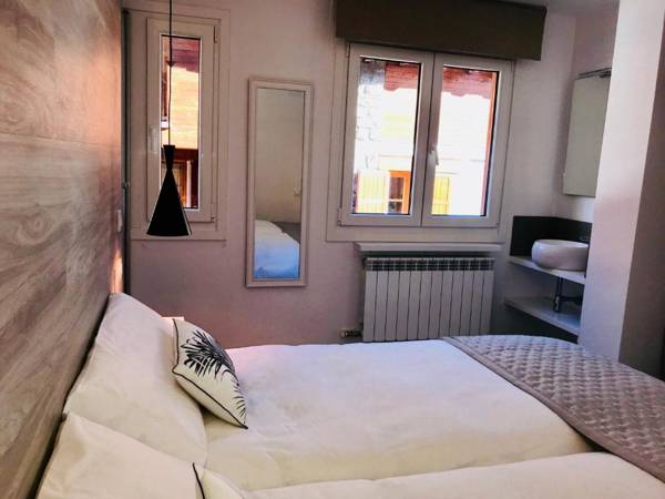 UP BENASQUE FLOR de NIEVE