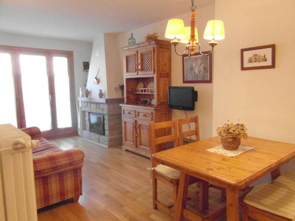 B25 - La Granja Bajo con jardín - Villmor