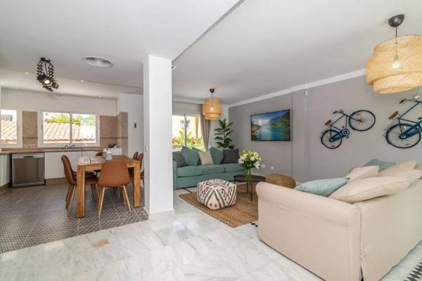 Sunny Camelia Villa Heated pool