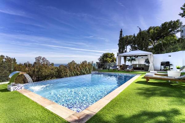 Luxury villa with sea views - heated pool - jacuzzi