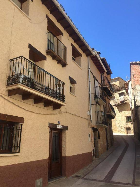 Casa Lola en Beceite rodeados de montañas y ríos