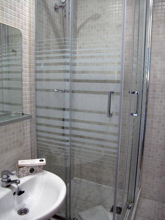 Mayerling Bisbe Urquinaona