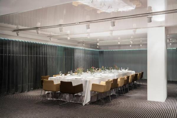 Alexandra Barcelona Hotel Curio Collection by Hilton