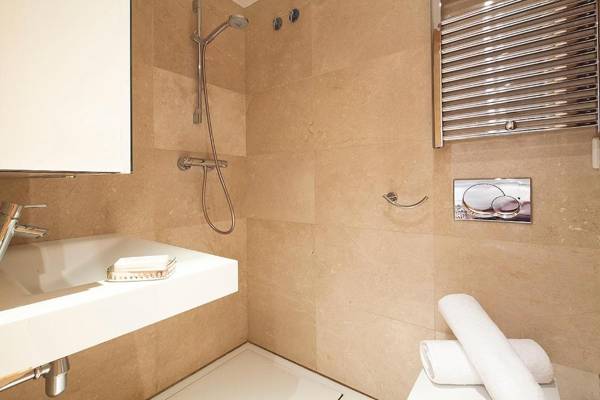 My Space Barcelona Pool Garden Apartments