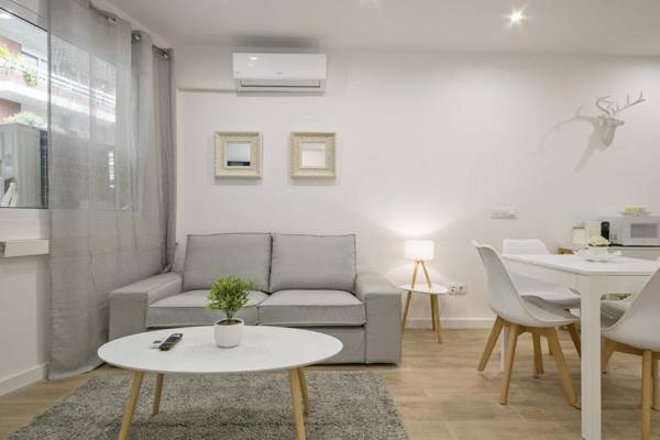 The White Flats Les Corts