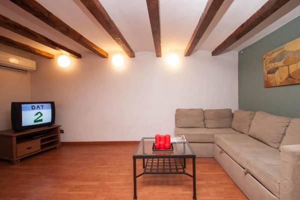 Rustic Poble Sec Apartment