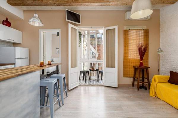 FridaysFlats Retro Chic - Experience the charm of Poble Sec