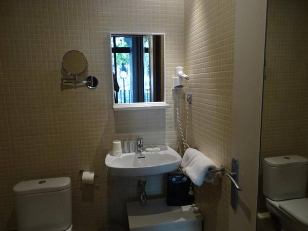 The Hotel 592 - Adults Only