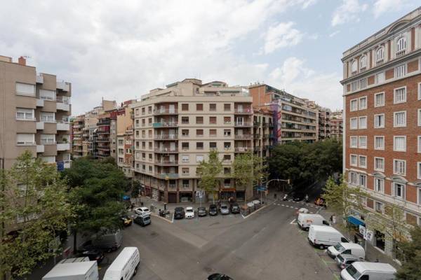 Sagrada Familia - Gaudi Apartment