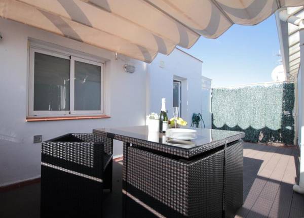 Fridays Flats Bright & Breezy