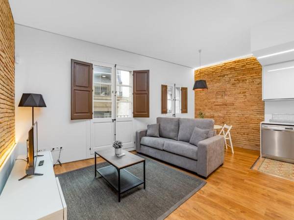 Lodging Apartments Amazing apartment by Ramblas with inner terrace