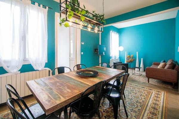 Be barcelona arco del triunfo sunny colors 2