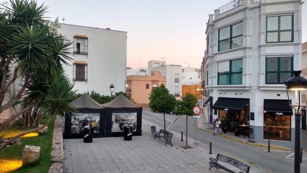 Vinos & Vinilos by HOMA