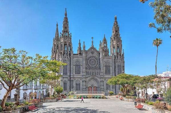 Cozy loft with parking next to the Arucas Cathedral