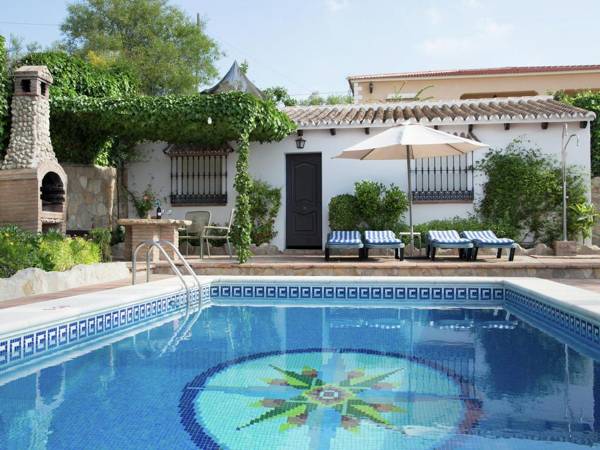 Cozy Villa in Villanueva de la Concepcion with Swimming Pool