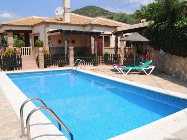 Traditional Andalusian villa in La Higuera.
