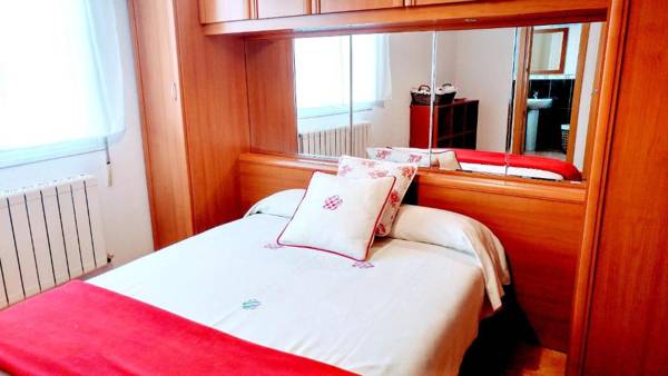 3 bedrooms house with city view enclosed garden and wifi at Almagro