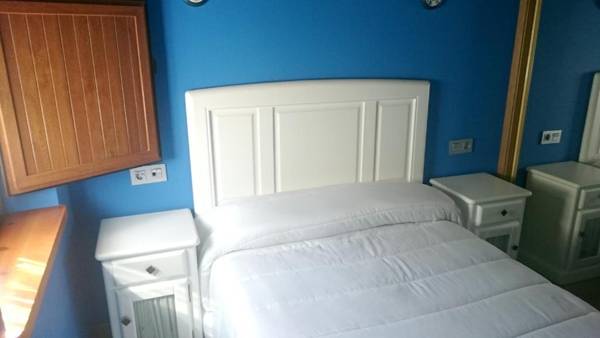 3 bedrooms house with city view and enclosed garden at Trescares