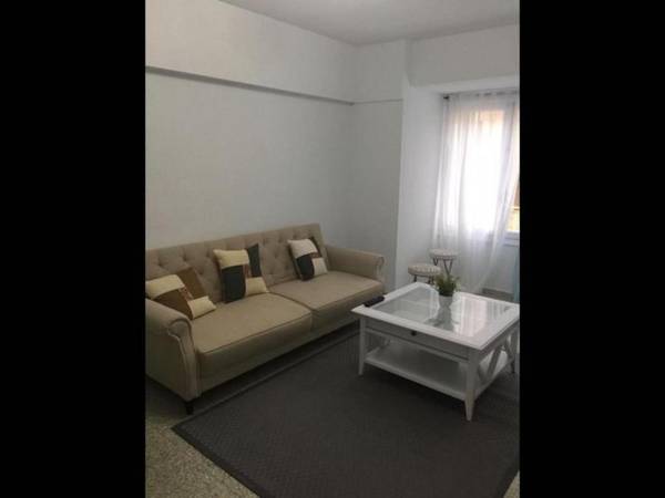 15 Minutes walk to the city centre and beach 3 bedroom Apartment Deluxe -esp1yr