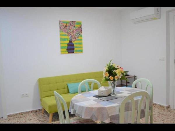 Beautiful 1 bedroom Apartment with gallery and Air Conditioning cb6yr