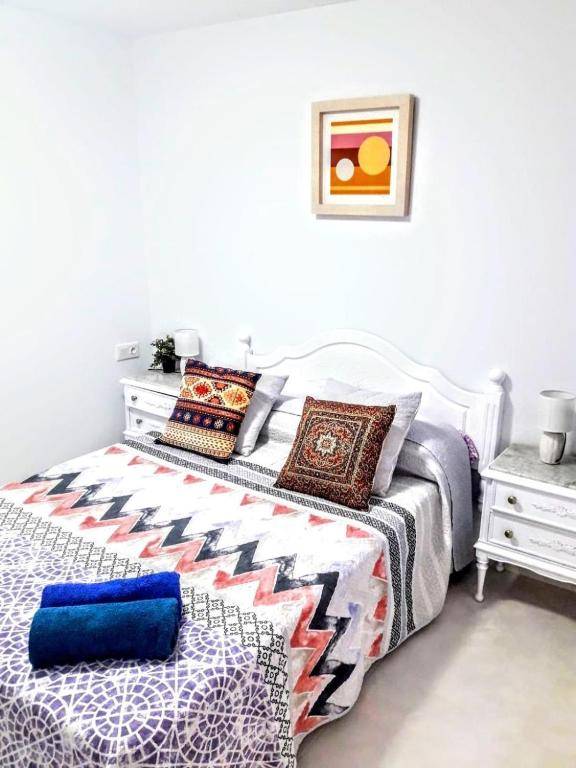 Stunning 2 Bedroom Apartment Fully Refurbished With Air-conditioning