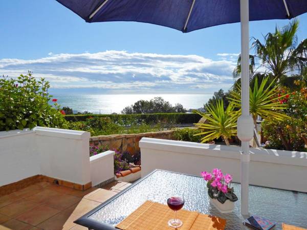 ADOSADO CON VISTAS EXCLUSIVAS Albert Villas