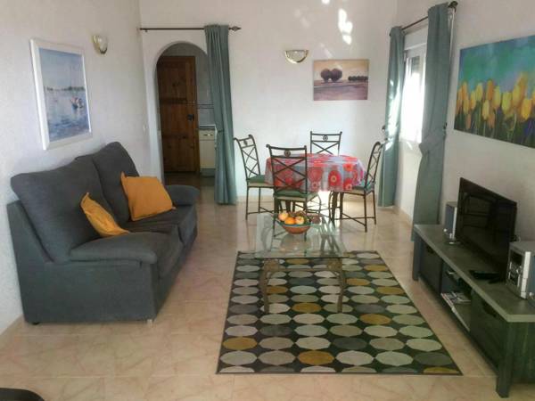 Nice holiday home with private swimming pool 25 minutes from Torre del Mar