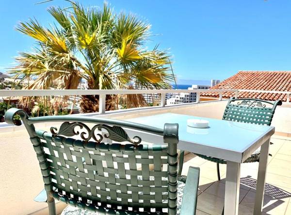 Apartamento bonita vistas al mar o piscina Wifi cerca de Playa de Las Americas en el Sur de Tenerife