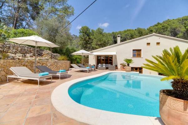 Luxury Mallorca Holiday Villa with Private Pool and Garden Mallorca Villa 1001