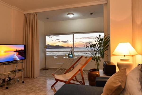 Las Canteras Seafront Apartment