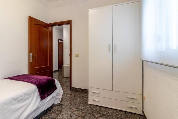 Flatguest Cicer - 3BDR + Balcony + Beach