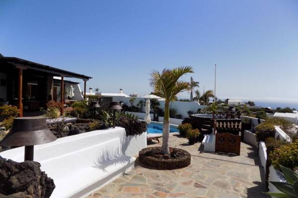 Finca Paraíso - Finest Villa with incredible views over Puerto del Carmen